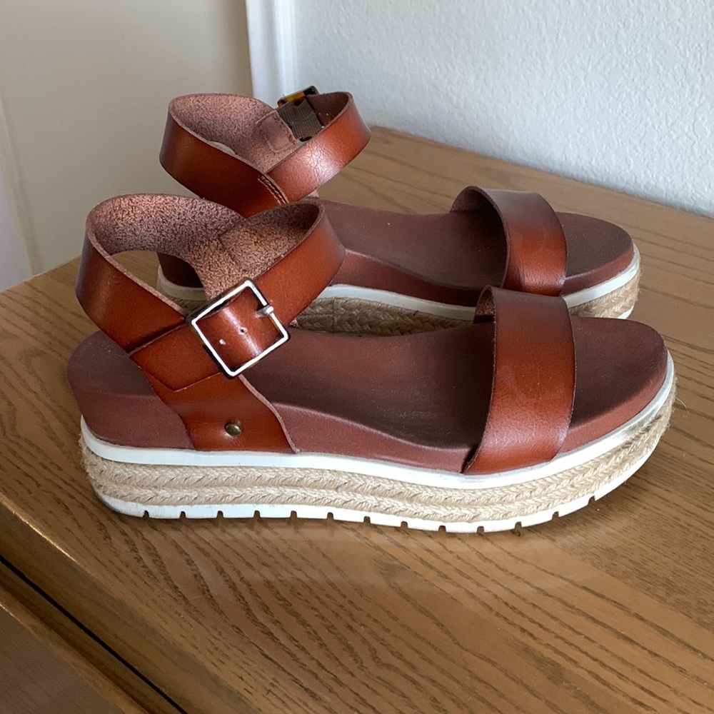 MIA brown platform sandal size 7.5